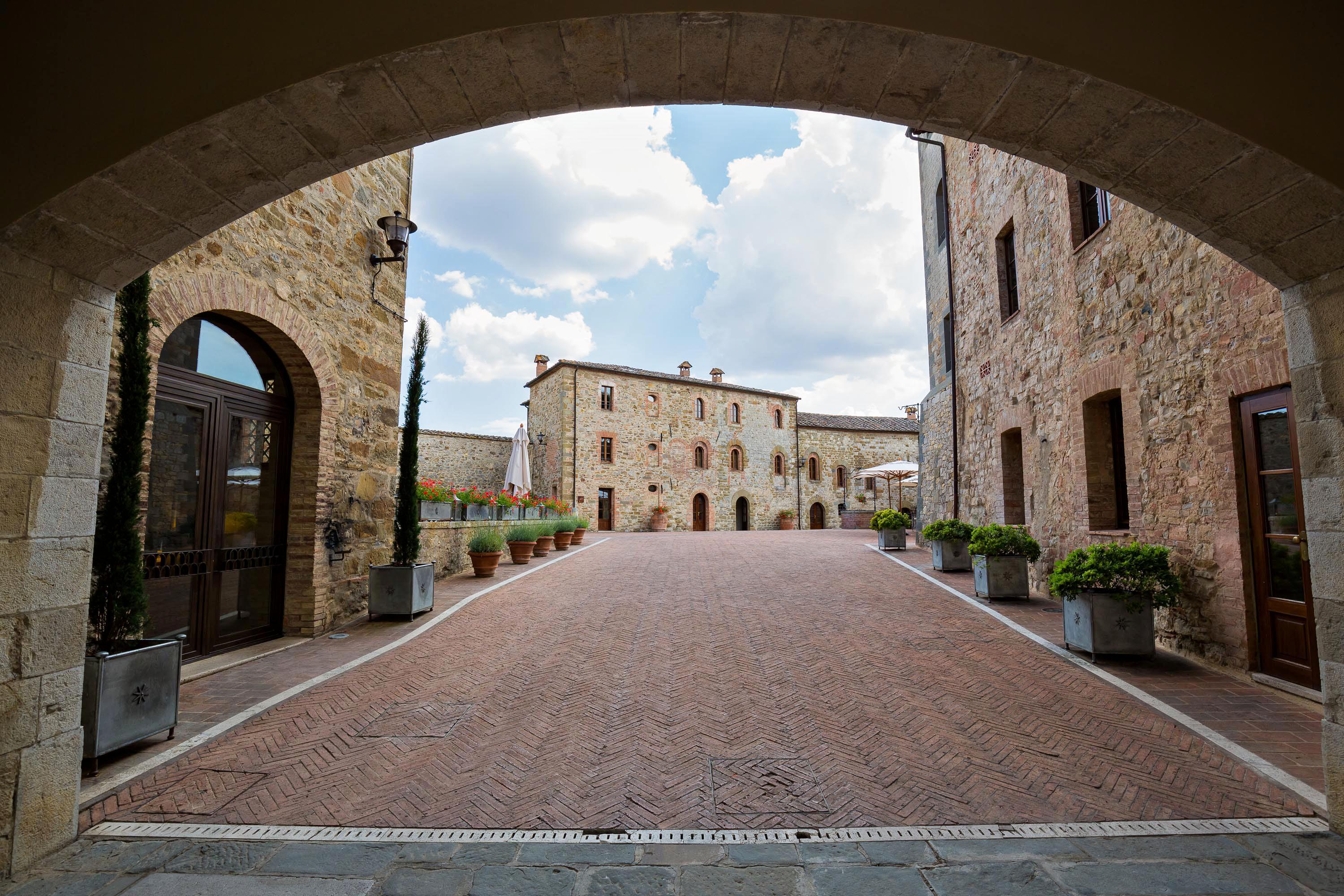 Castel Monastero - The Leading Hotels Of The World Castelnuovo Berardenga Luaran gambar